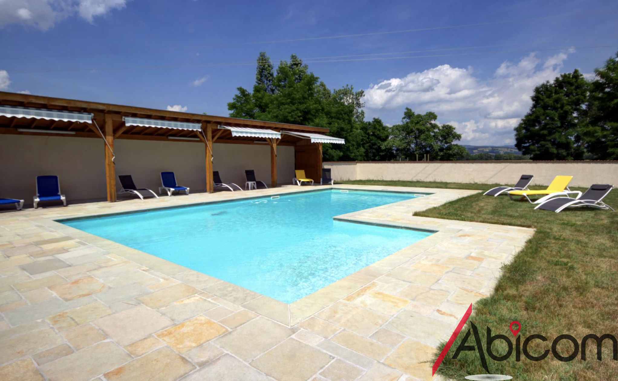 Maison d'habitation + Activité professionnelle : salle de réception et gîtes